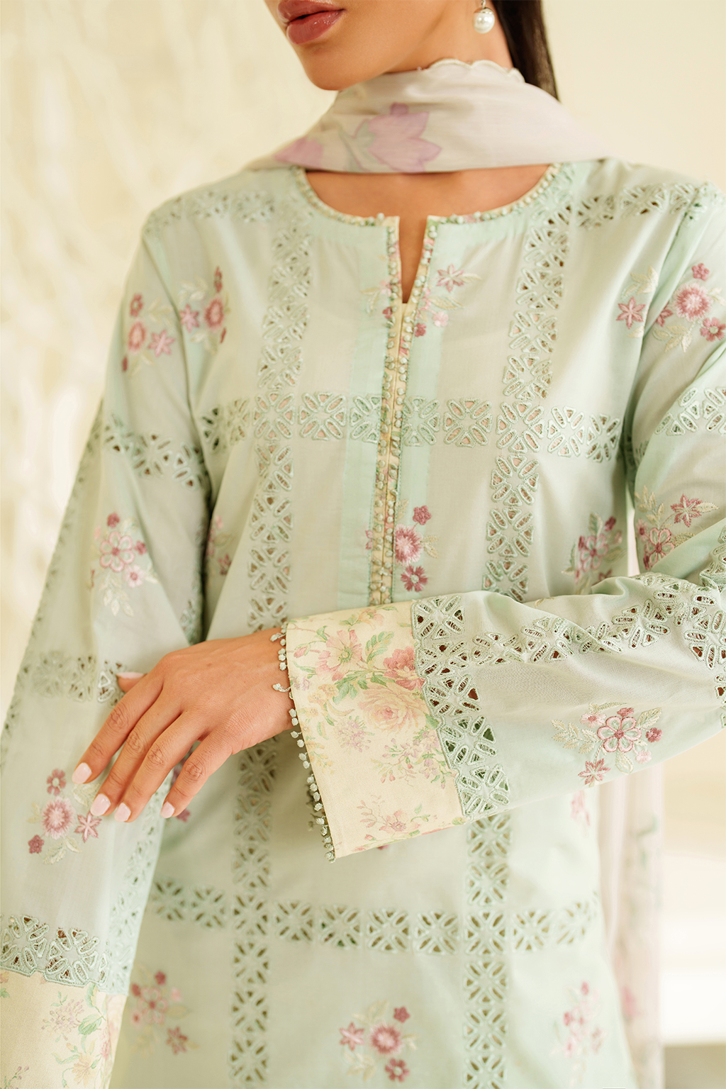 UE-531 Printed Lawn