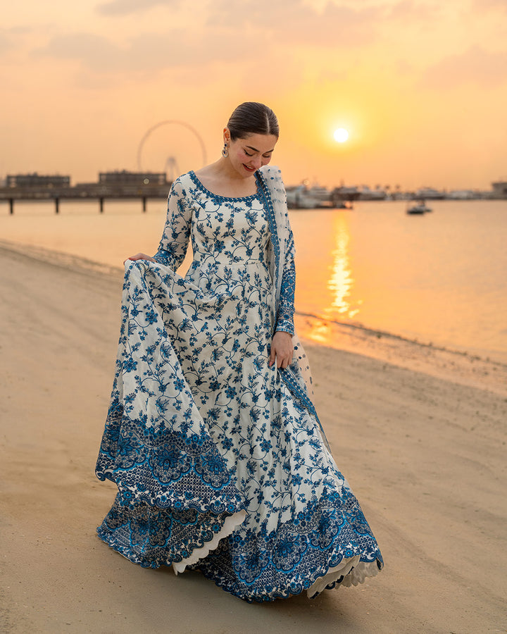 Faiza Saqlain – Jehona Style (Blue & White)