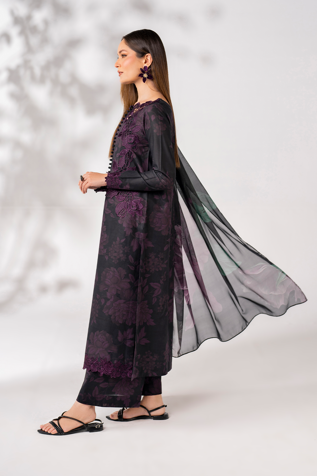 UE-270 Printed Lawn