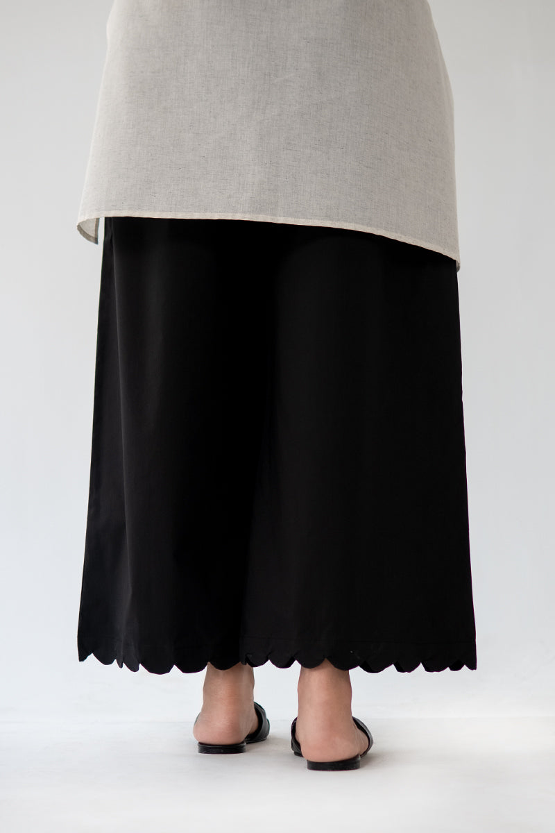 Scallop Pants - LW0283-XSM-BK0