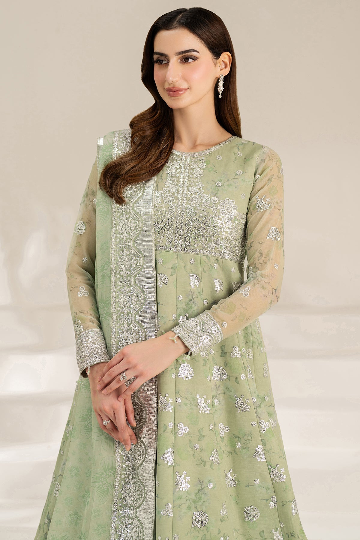Farasha – Sage Sparkle Style