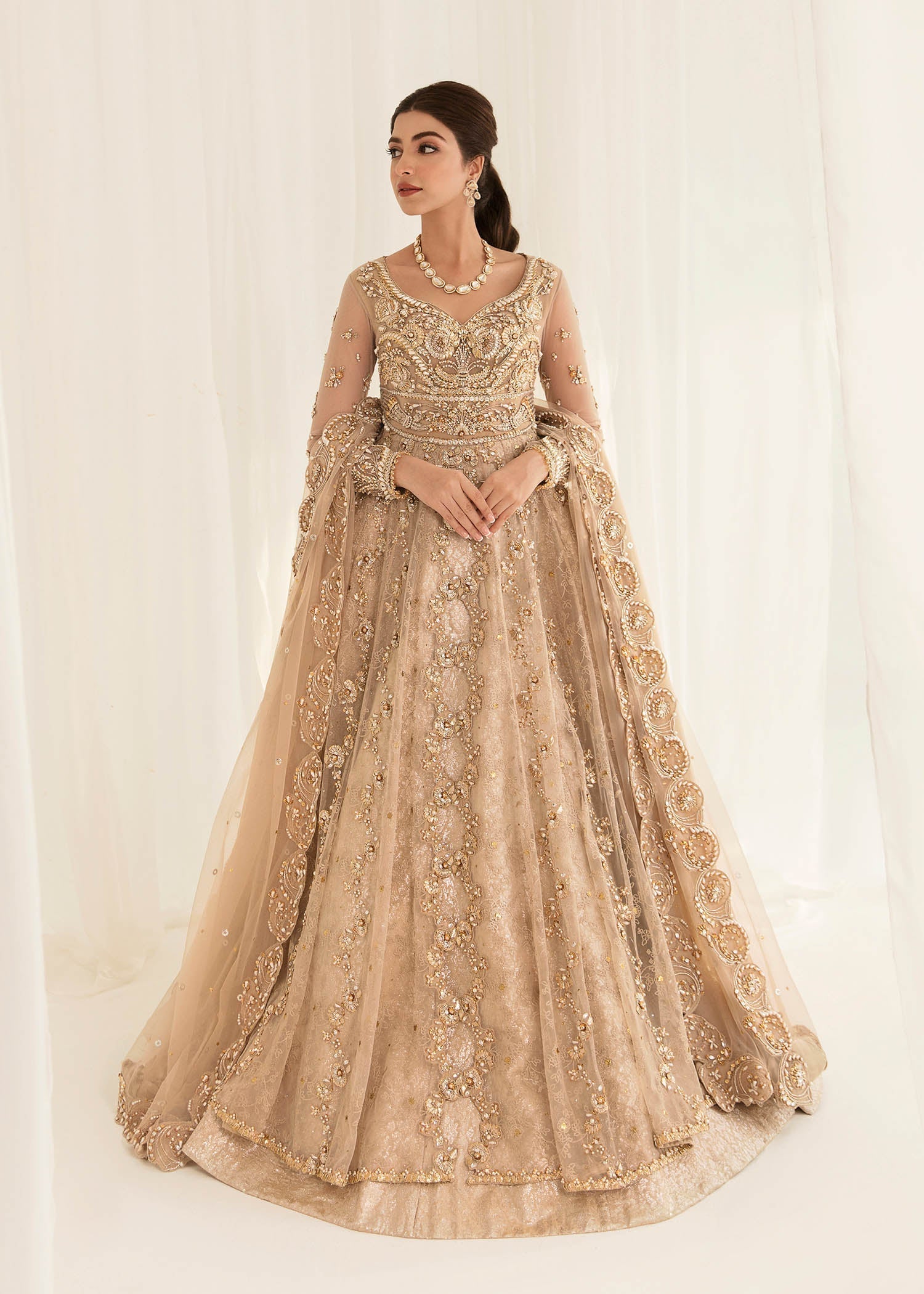 sadaf-fawad-khan-pool-84058442
