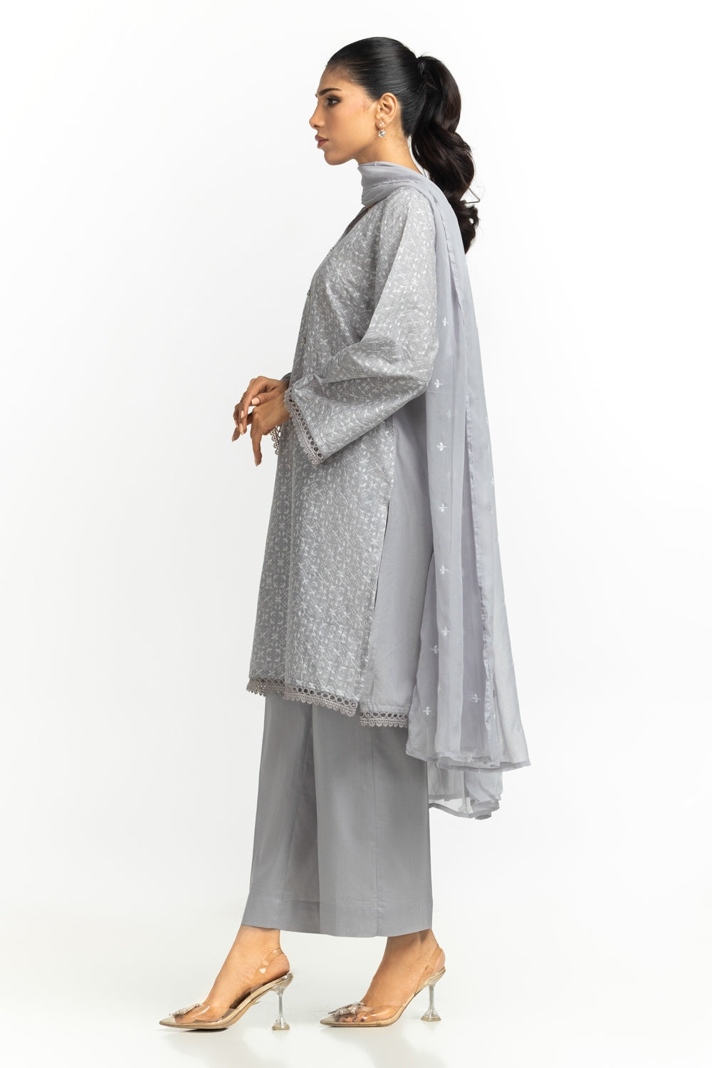 3Pc Lawn Embroidered Suit