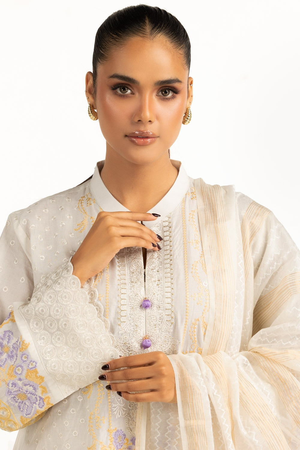 3Pc Lawn Embroidered Suit