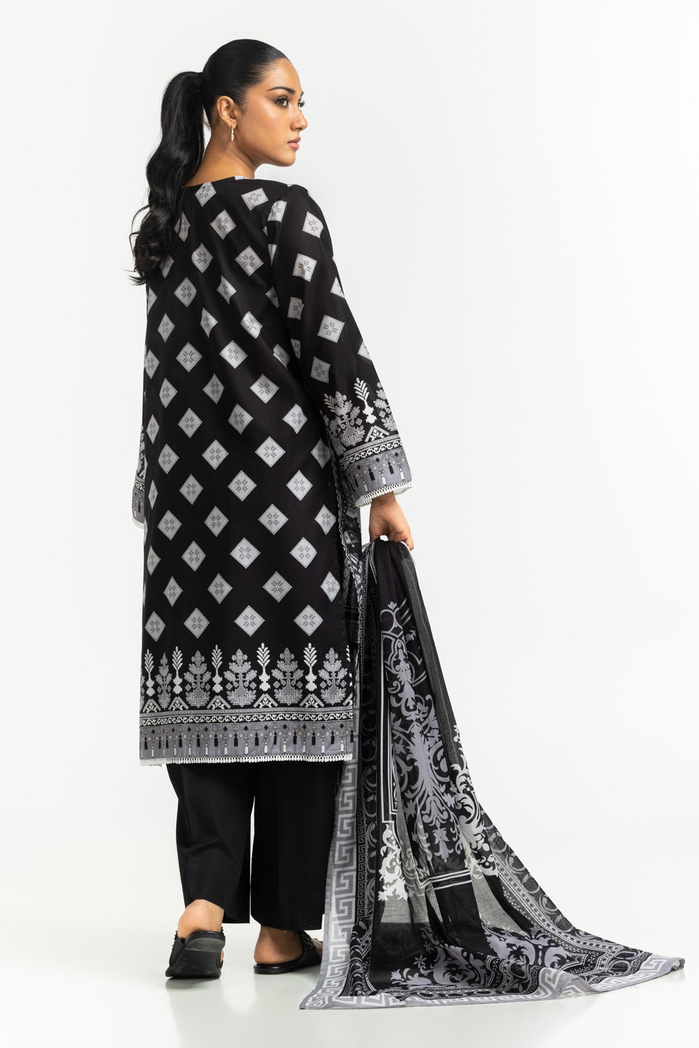 3PC Lawn Printed Suit With Embroidered