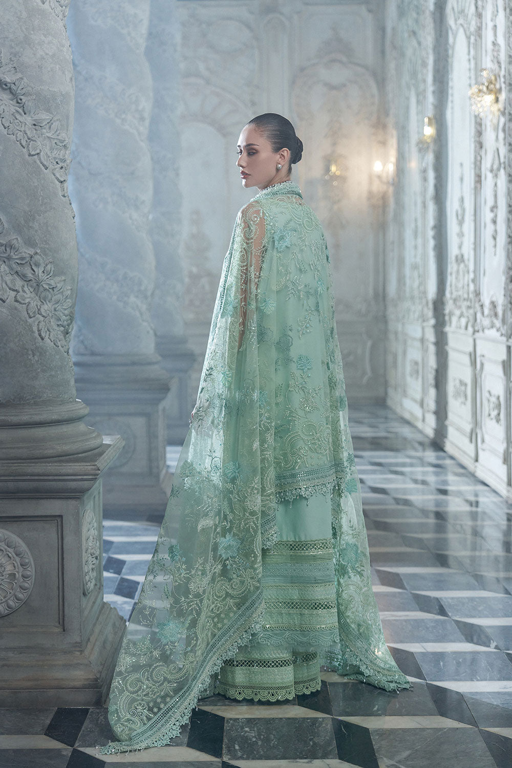 Sobia Nazir – LEE26-4B Style