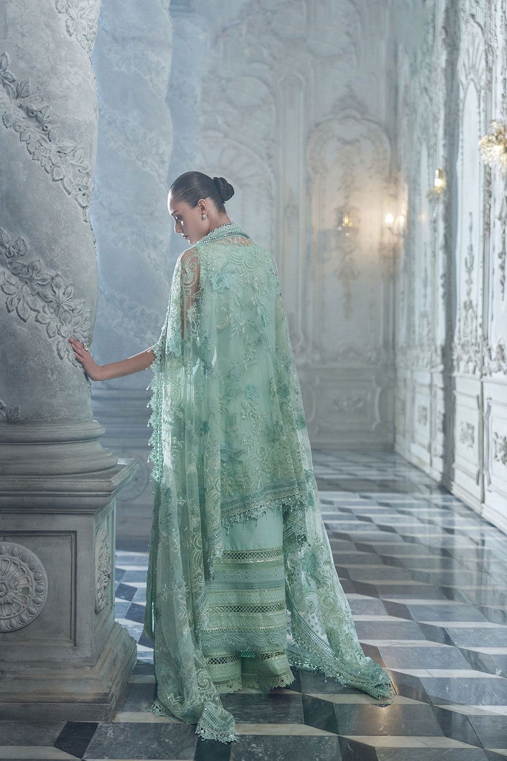 Sobia Nazir – LEE26-4B Style