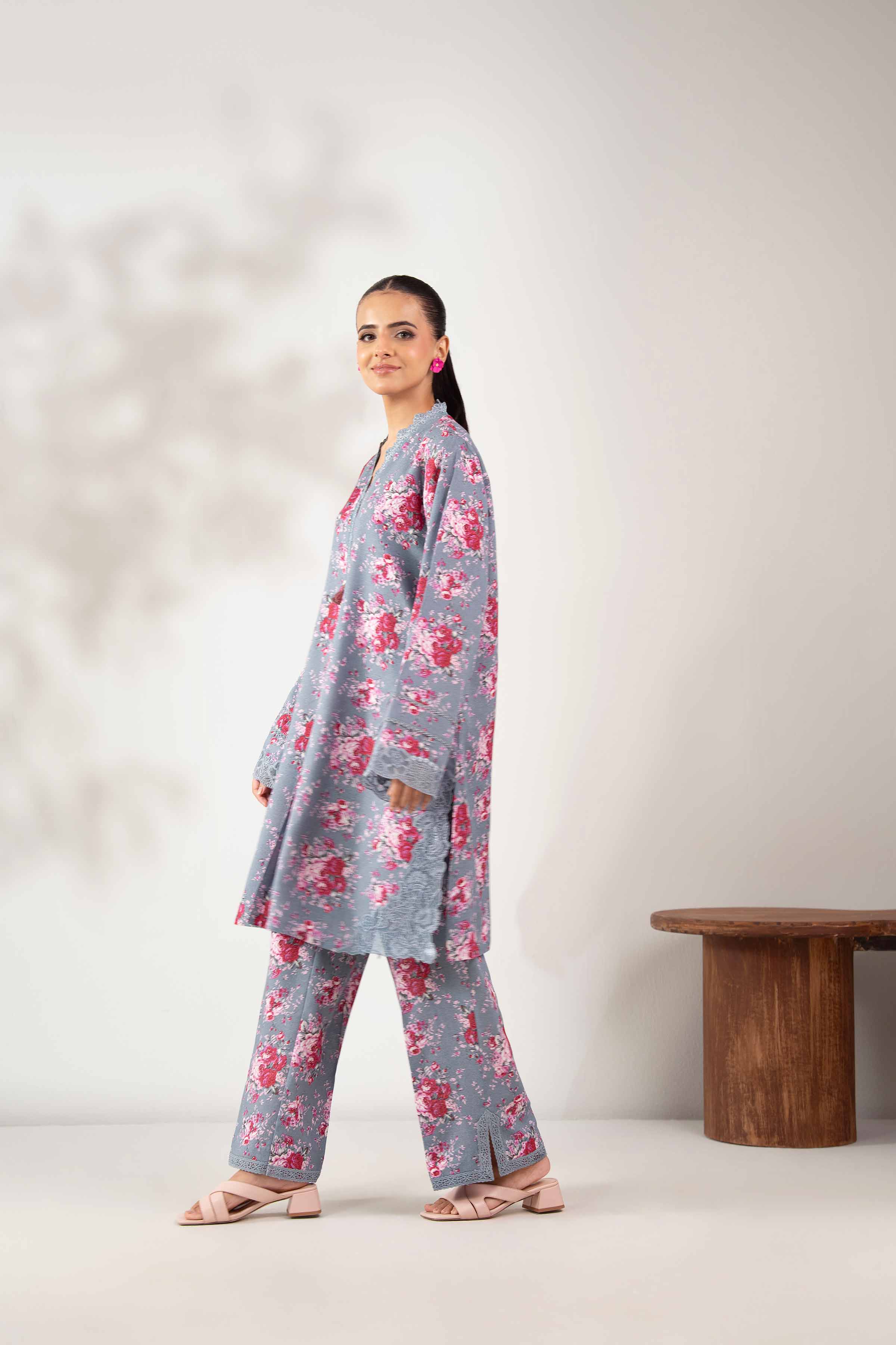 2 Piece - Printed Embroidered Suit - 42502813