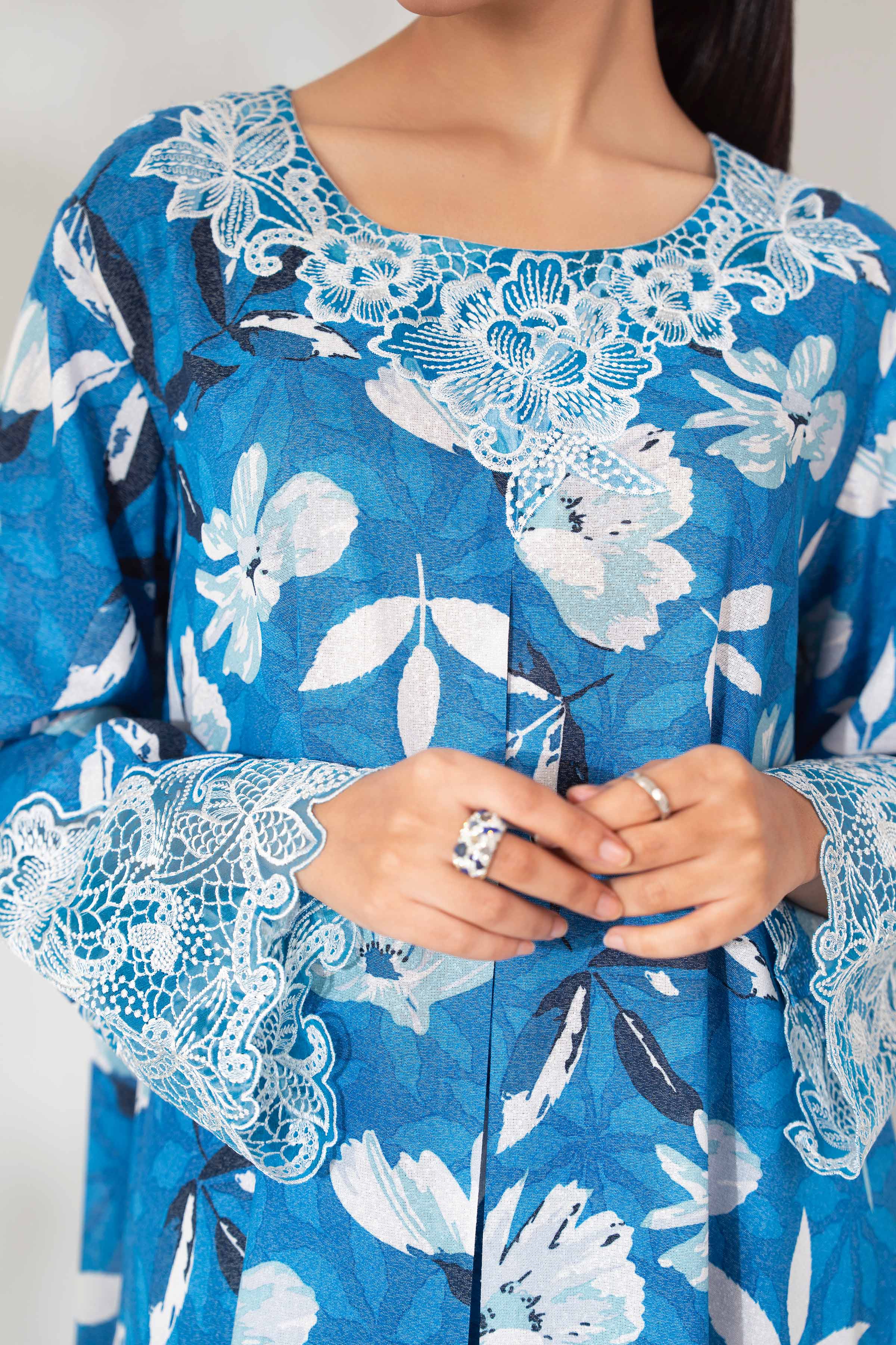 2 Piece - Printed Embroidered Suit - 42502816