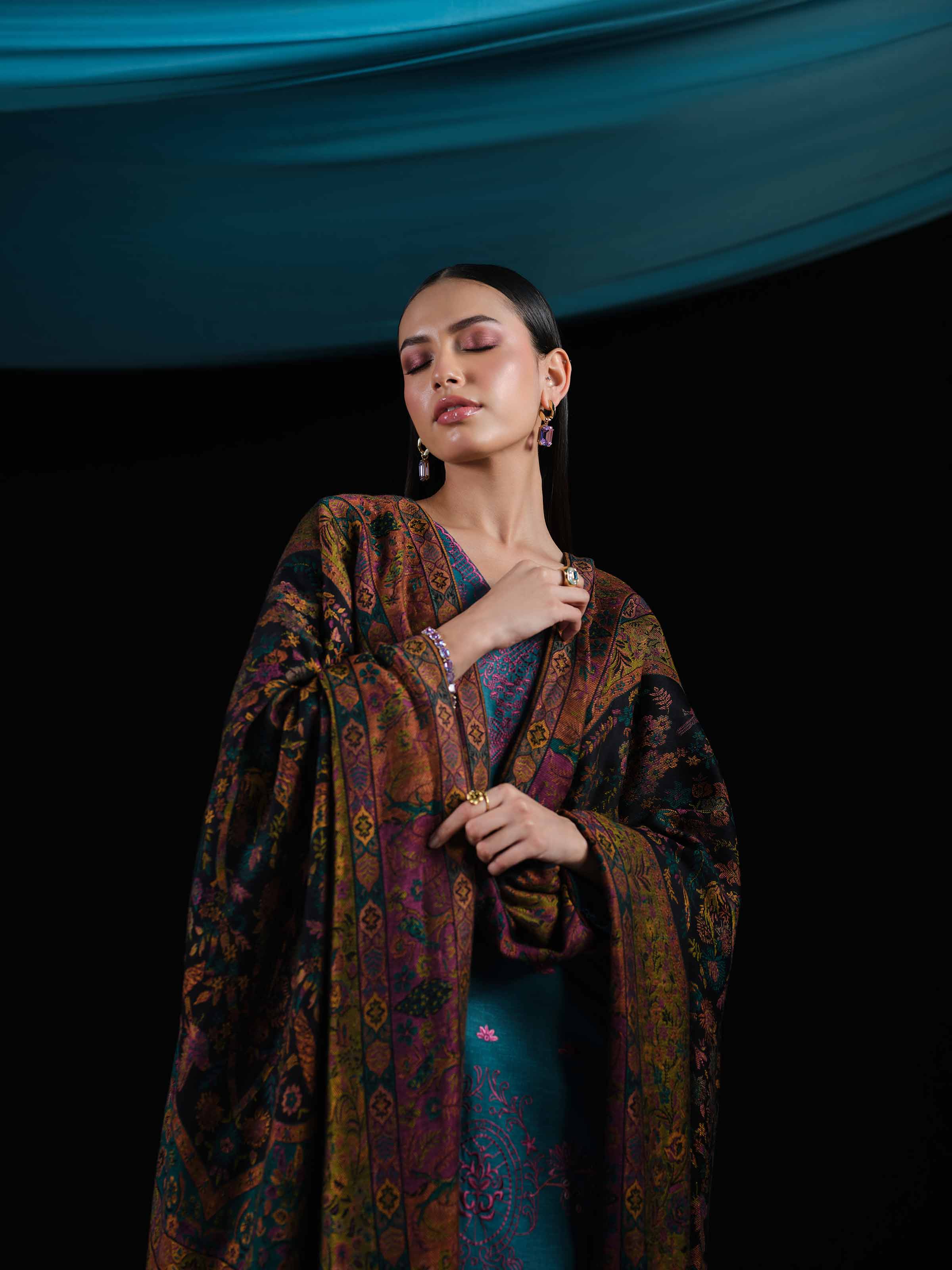 3 Piece - Embroidered Suit - 42503607