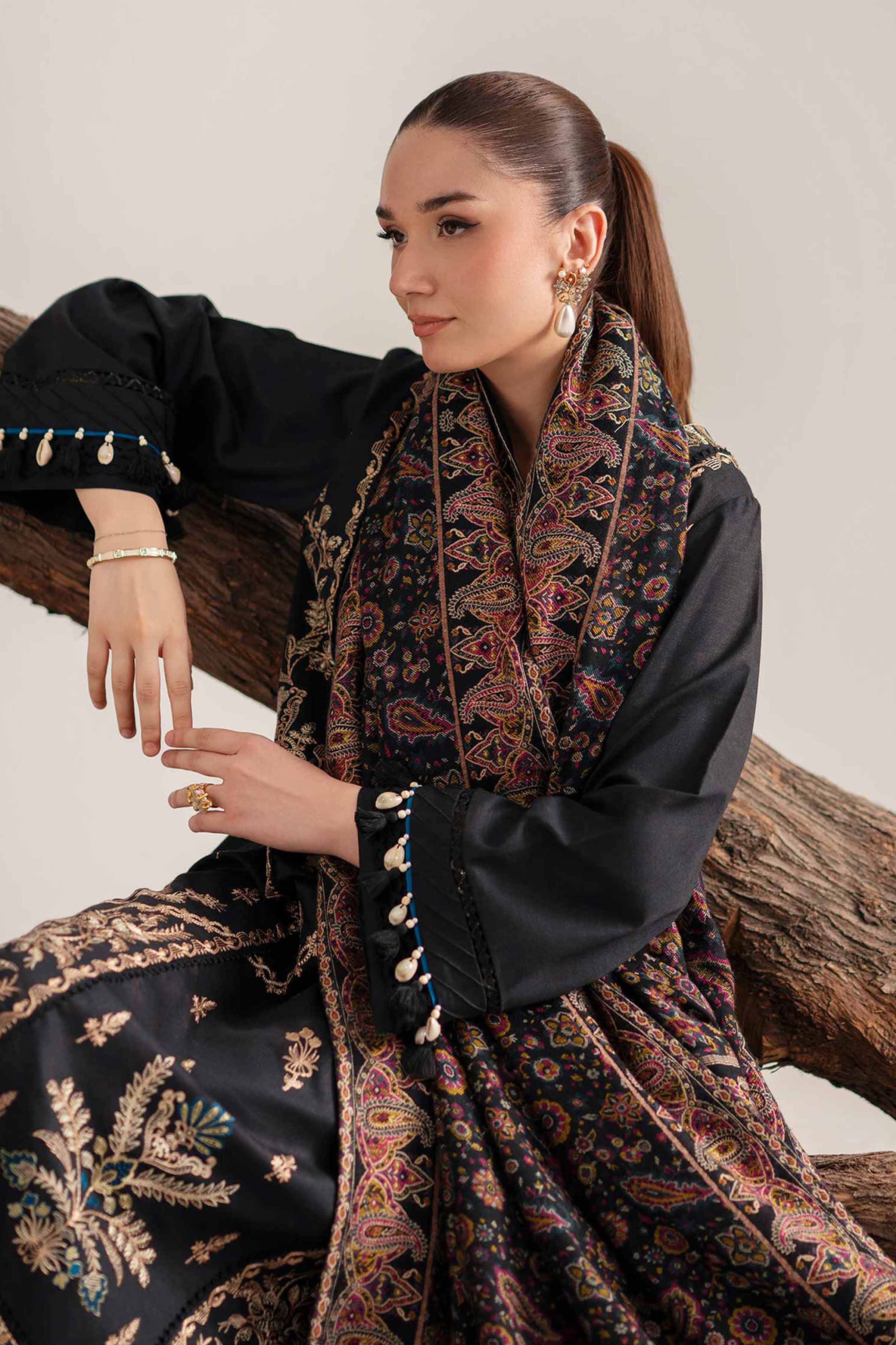 3 Piece - Embroidered Suit - 42503609