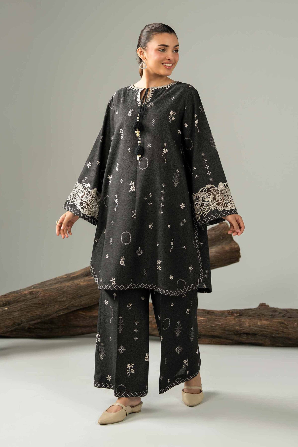 2 Piece - Printed Embroidered Suit - 42503612