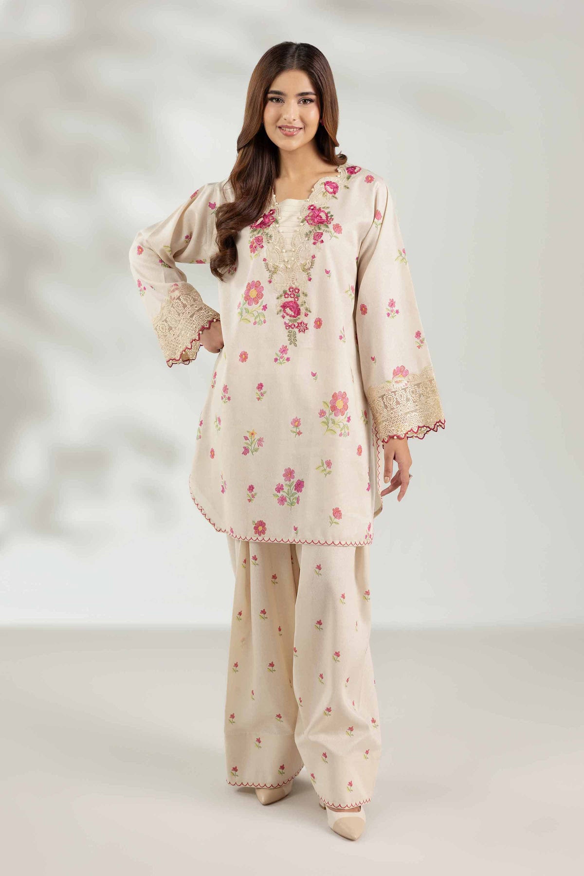 2 Piece - Printed Embroidered Suit - 42503613