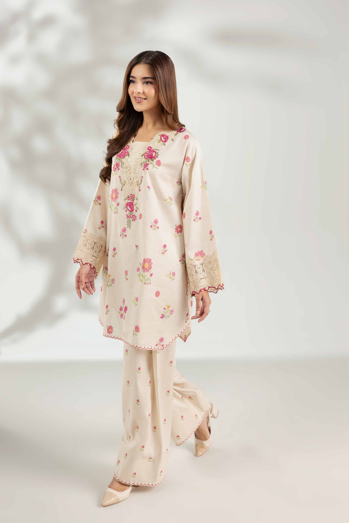 2 Piece - Printed Embroidered Suit - 42503613
