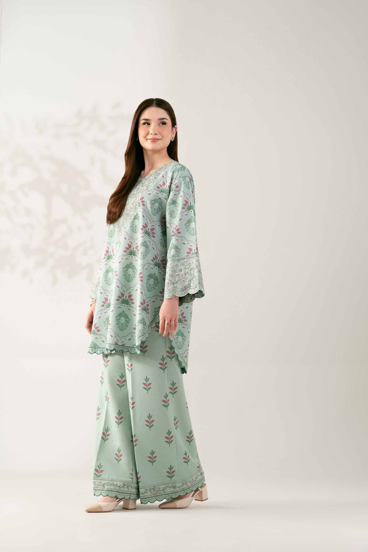 2 Piece - Printed Embroidered Suit - 42503614