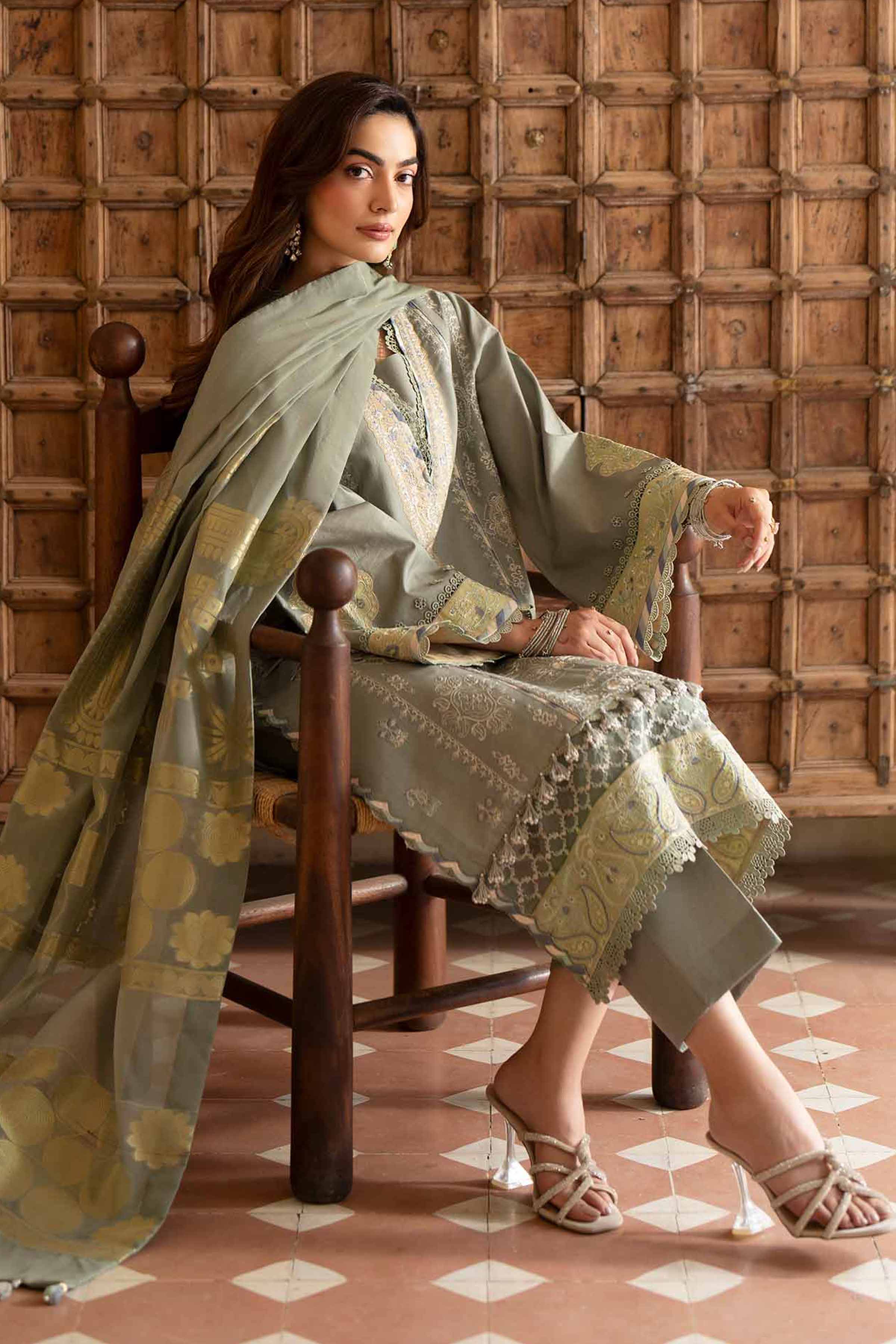 3 Piece - Embroidered Suit - 42601685