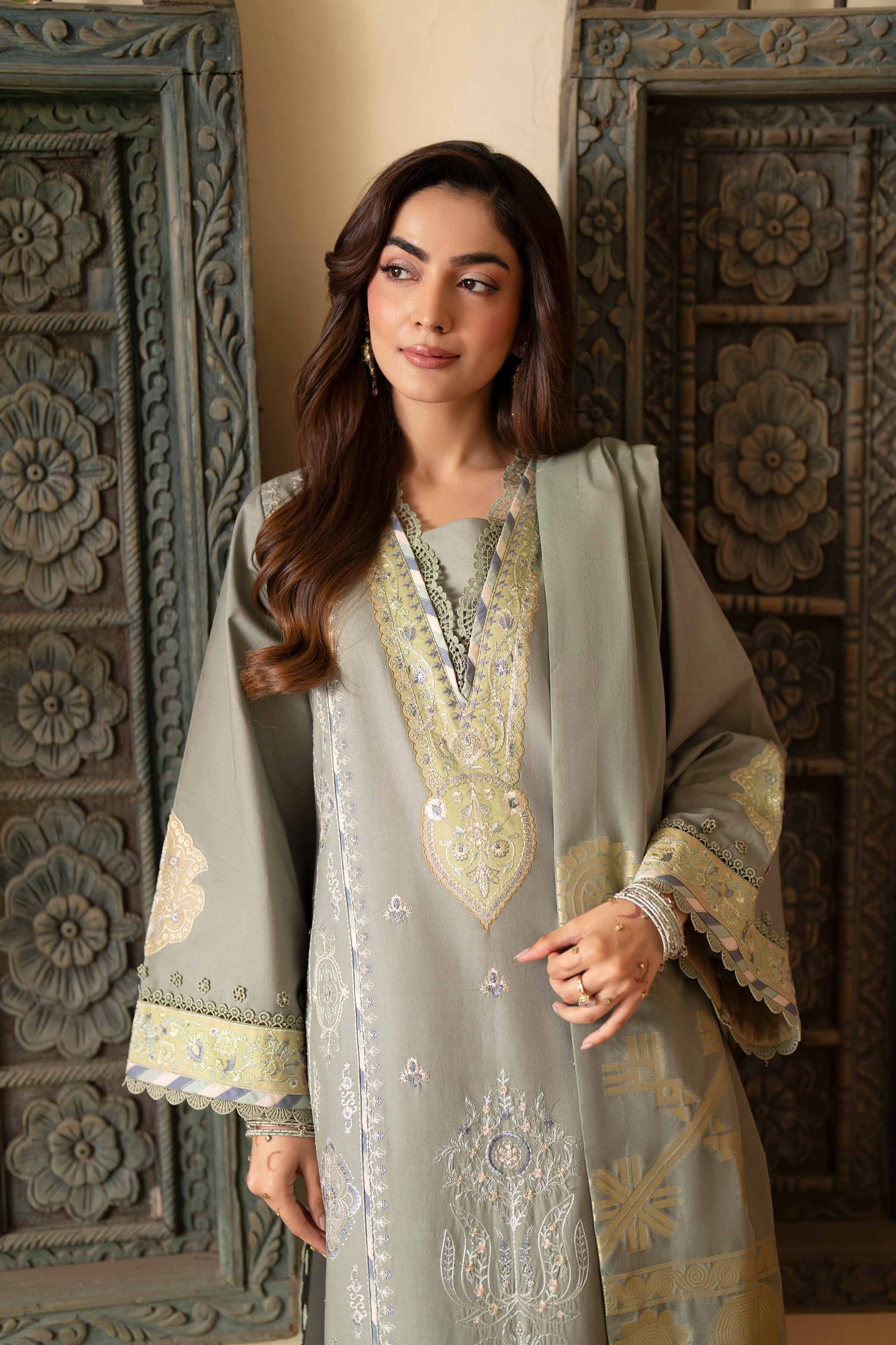 3 Piece - Embroidered Suit - 42601685