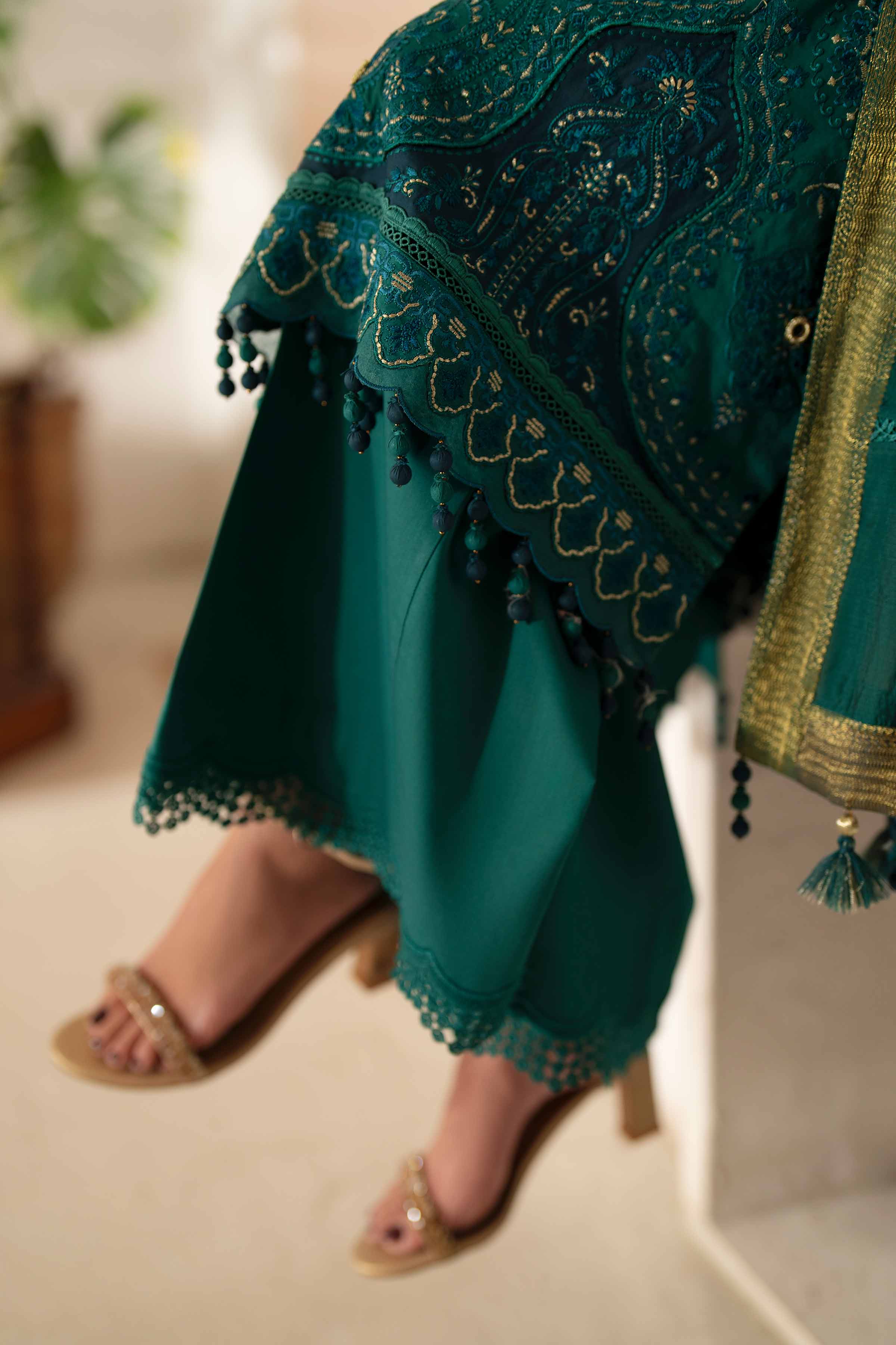 3 Piece - Embroidered Suit - 42601689