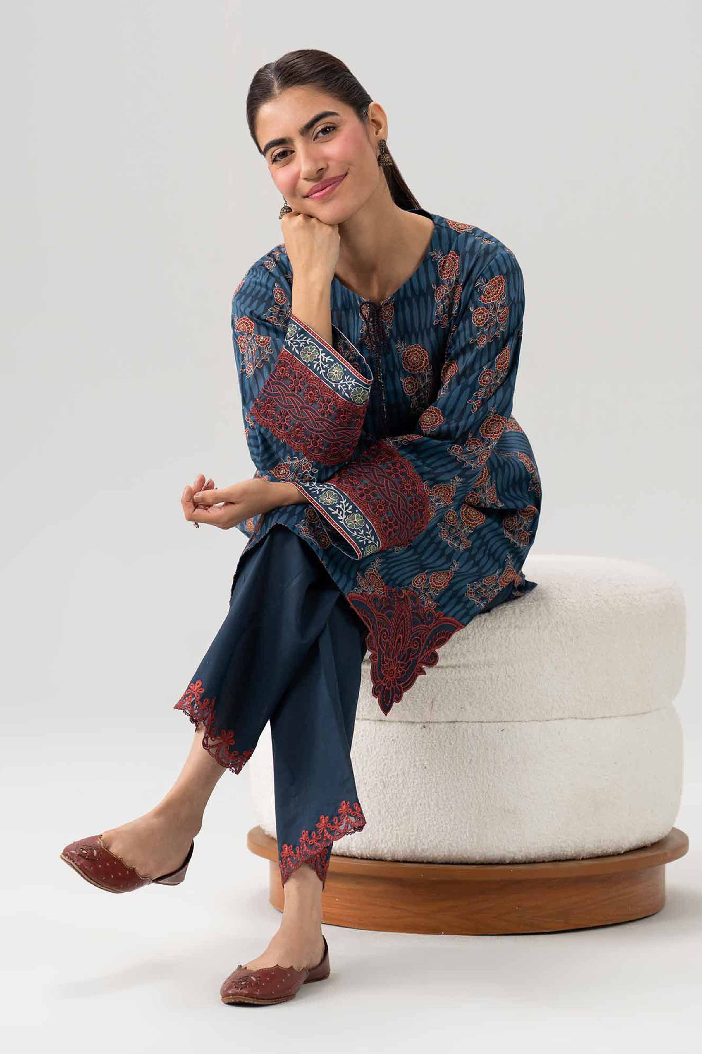 2 Piece - Printed Embroidered Suit - 42602063