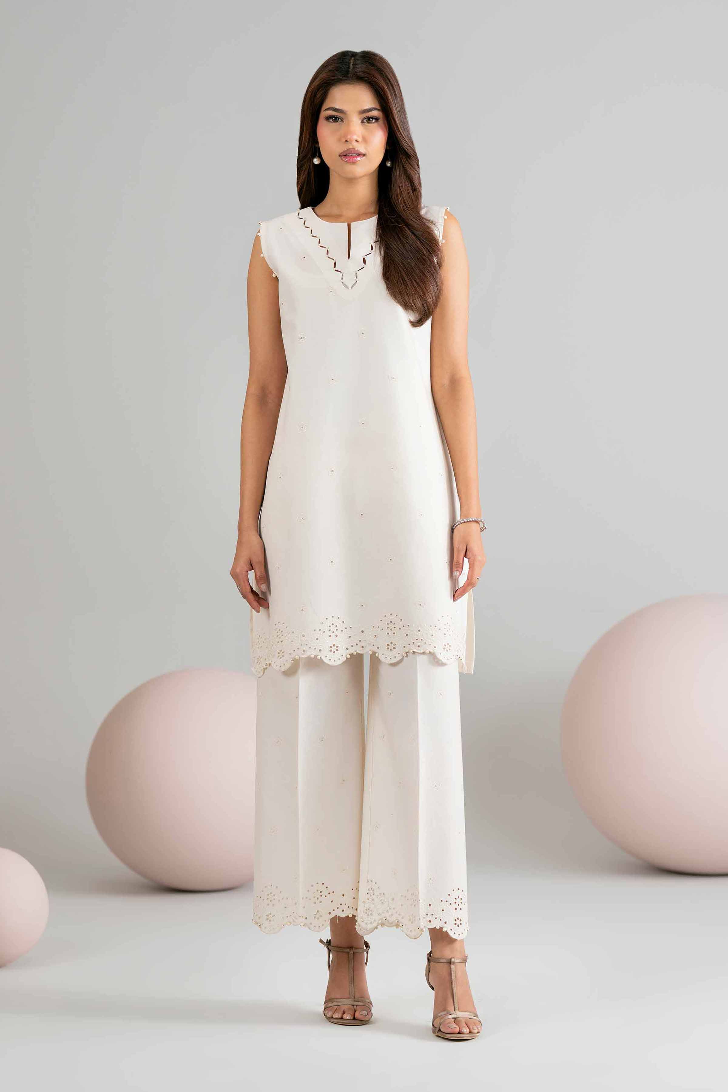 1 Piece - Dyed Embroidered Loose Fabric - 42602505