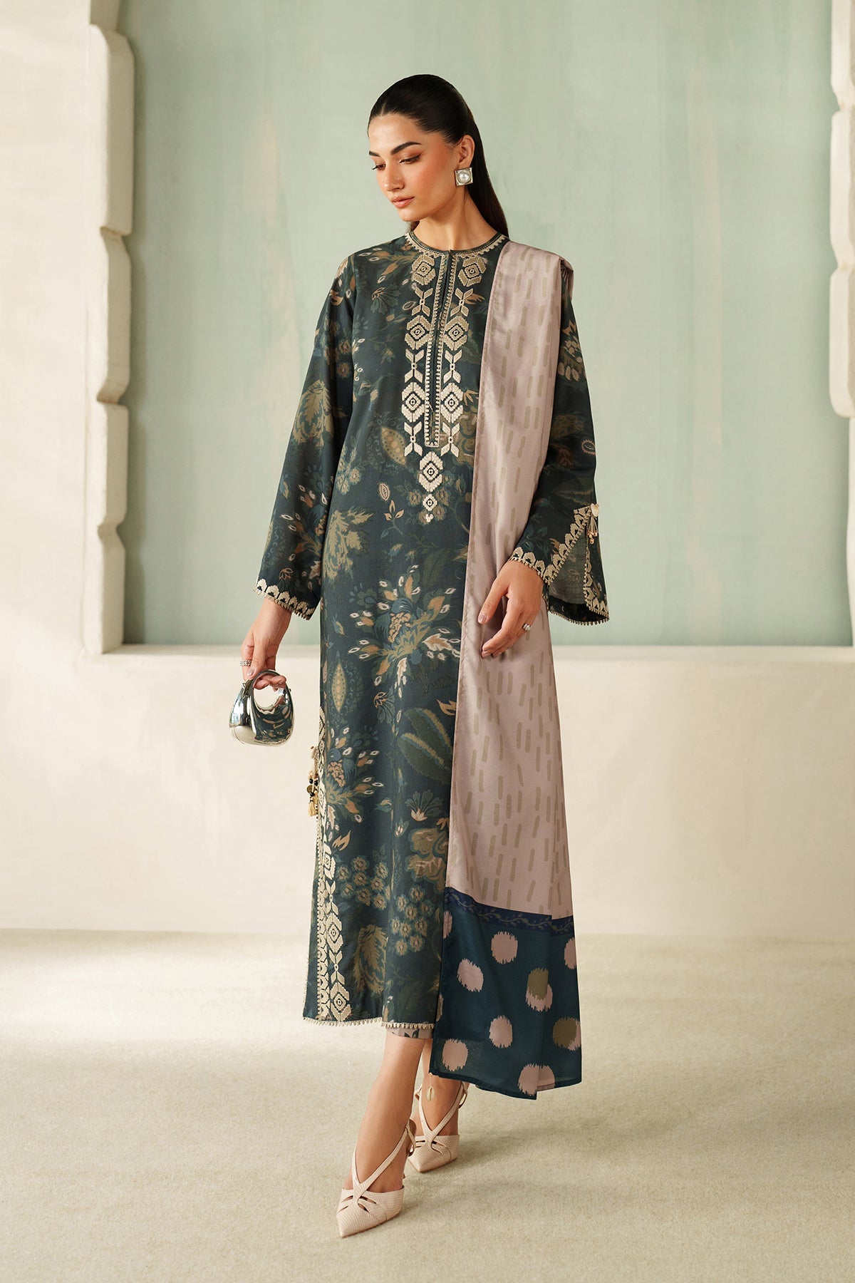EMBROIDERED KHADDAR SF-4327