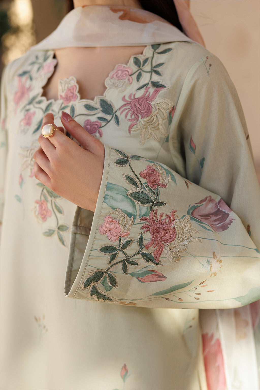 UE-672 Printed Lawn