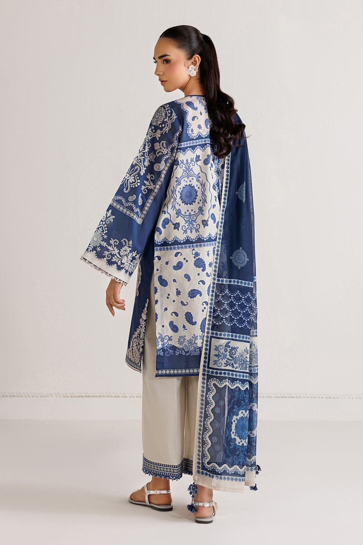 EMBROIDERED LAWN UF-4494