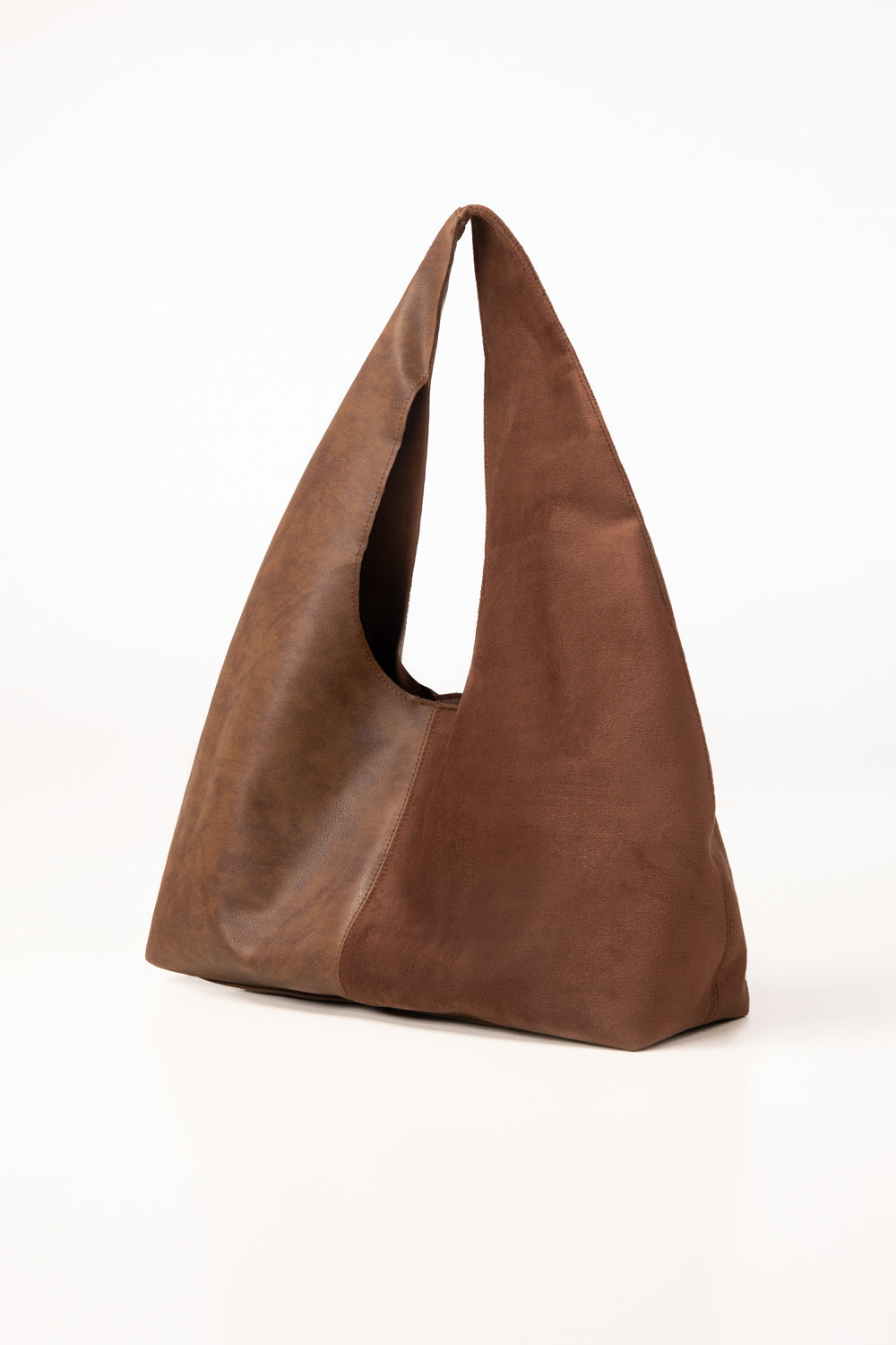 https://cdn.shopify.com/s/files/1/0706/3253/8159/files/458291-tan-shoulderbag-side-ideas.jpg?v=1770807380