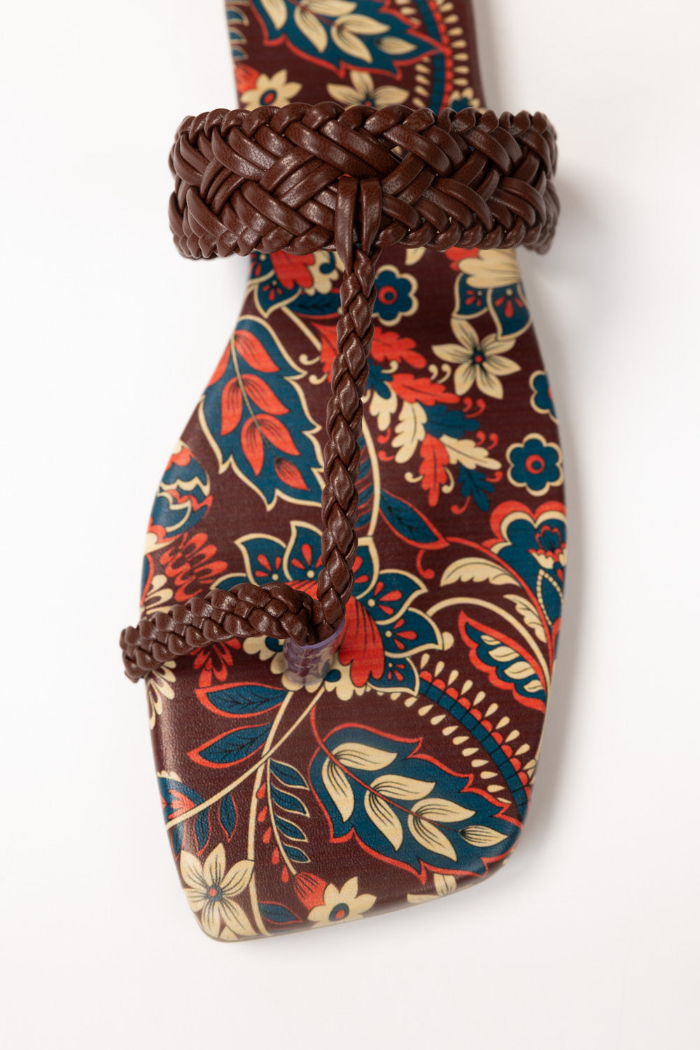 Maroon Kolhapuri