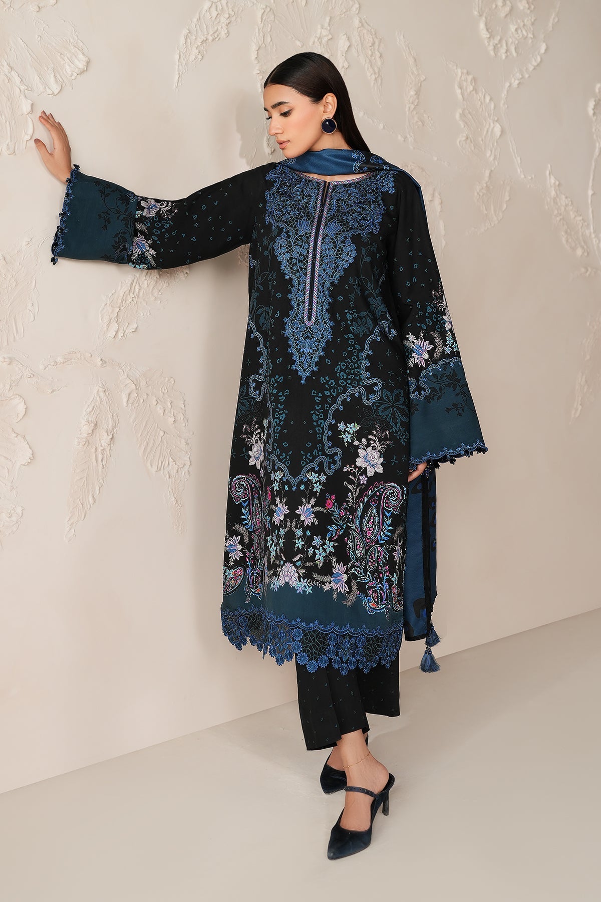 EMBROIDERED VISCOSE SILK SF-4306