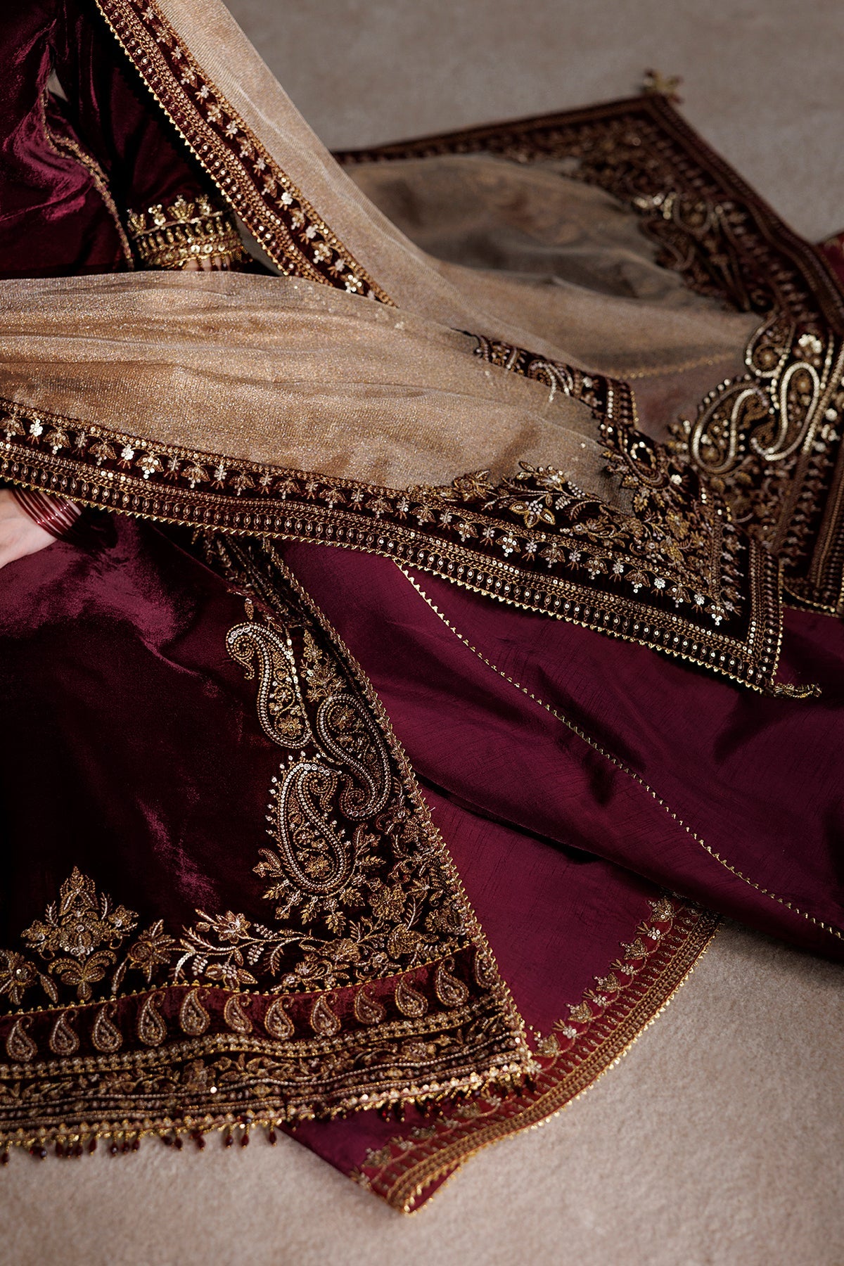 EMBROIDERED VELVET SF-4548
