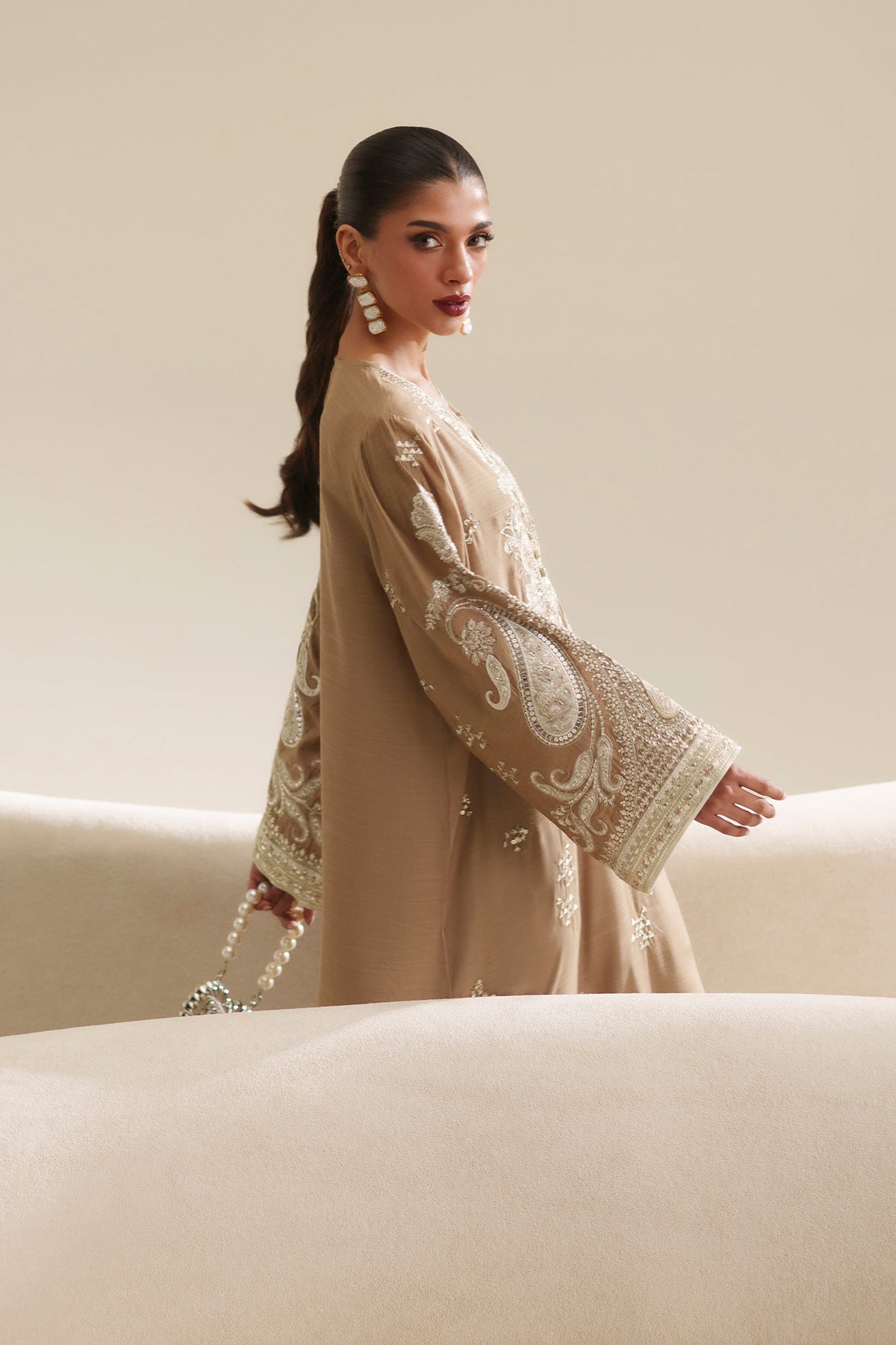 EMBROIDERED KAFTAN (E1075/104/007)