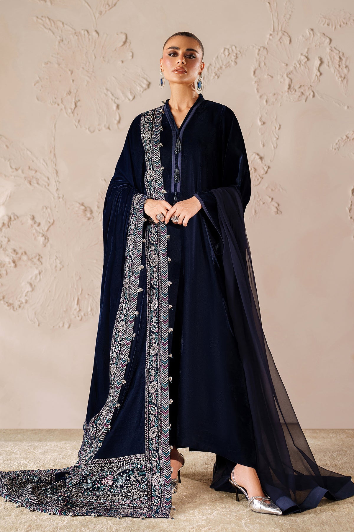 EMBROIDERED VELVET SHAWL VS-58