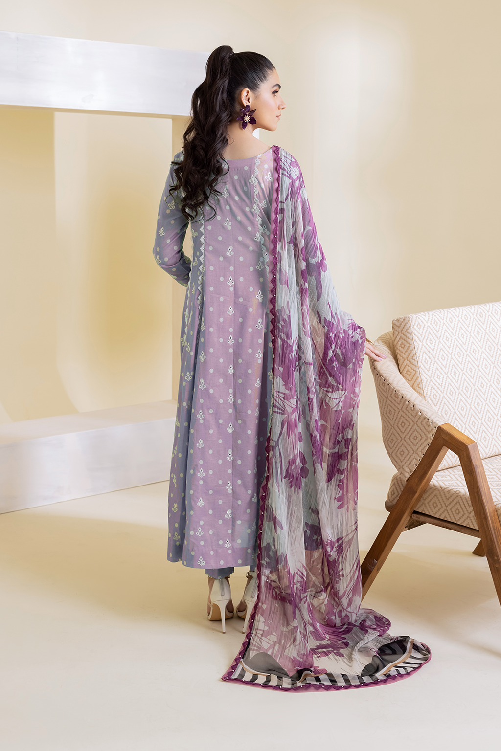 UE-234 Printed Lawn