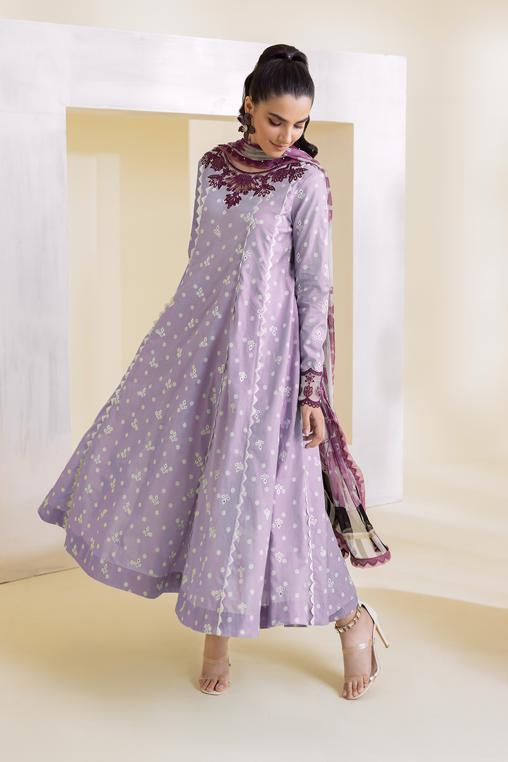 UE-234 Printed Lawn