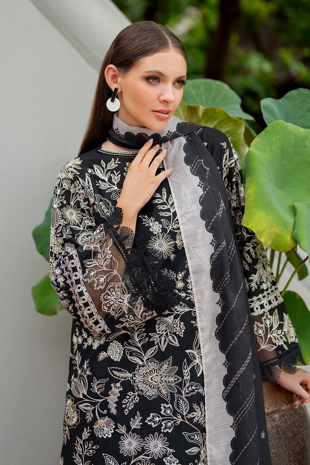 EMBROIDERED LAWN UF-4196