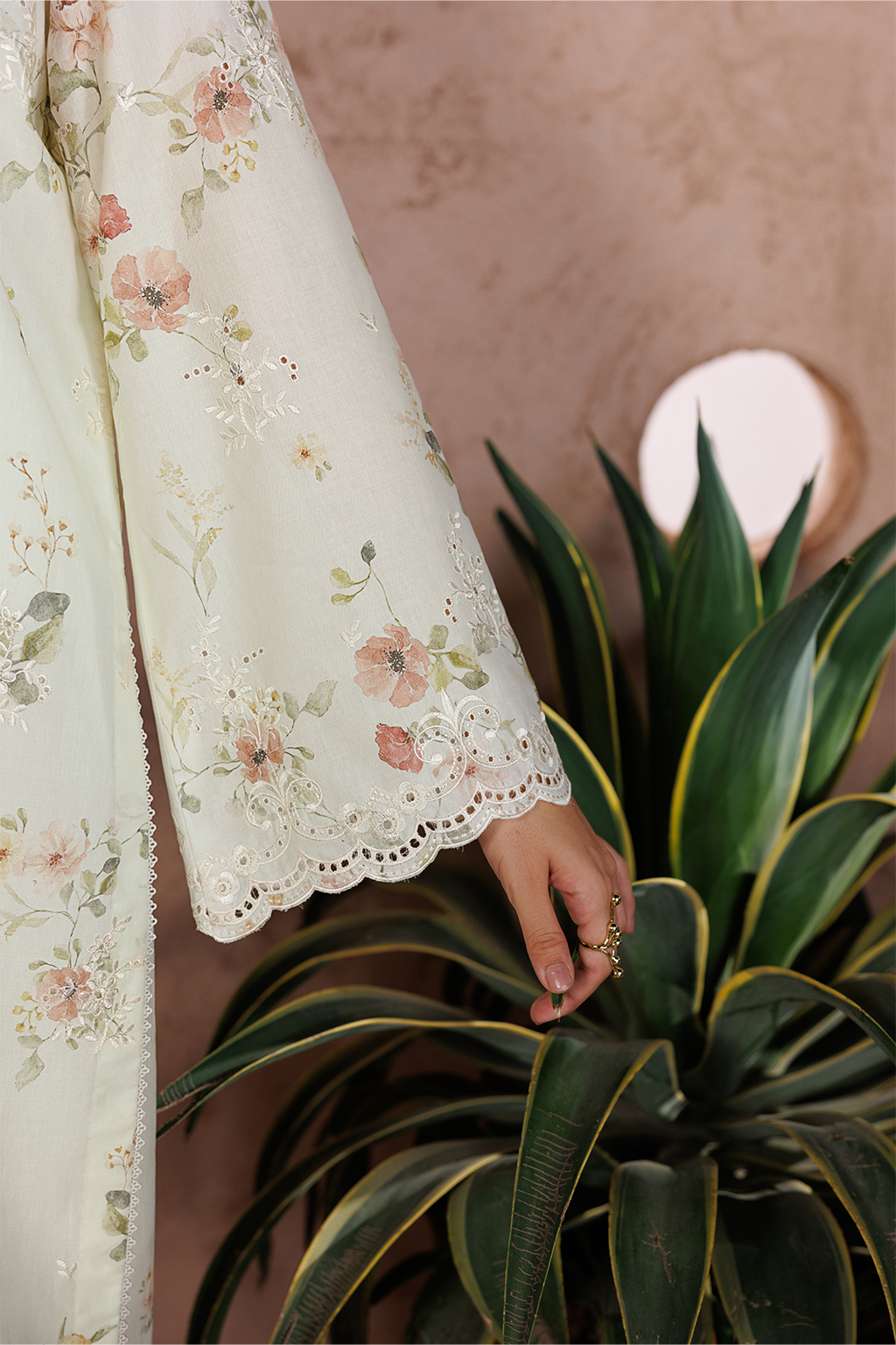 UE-708 Embroidered Lawn