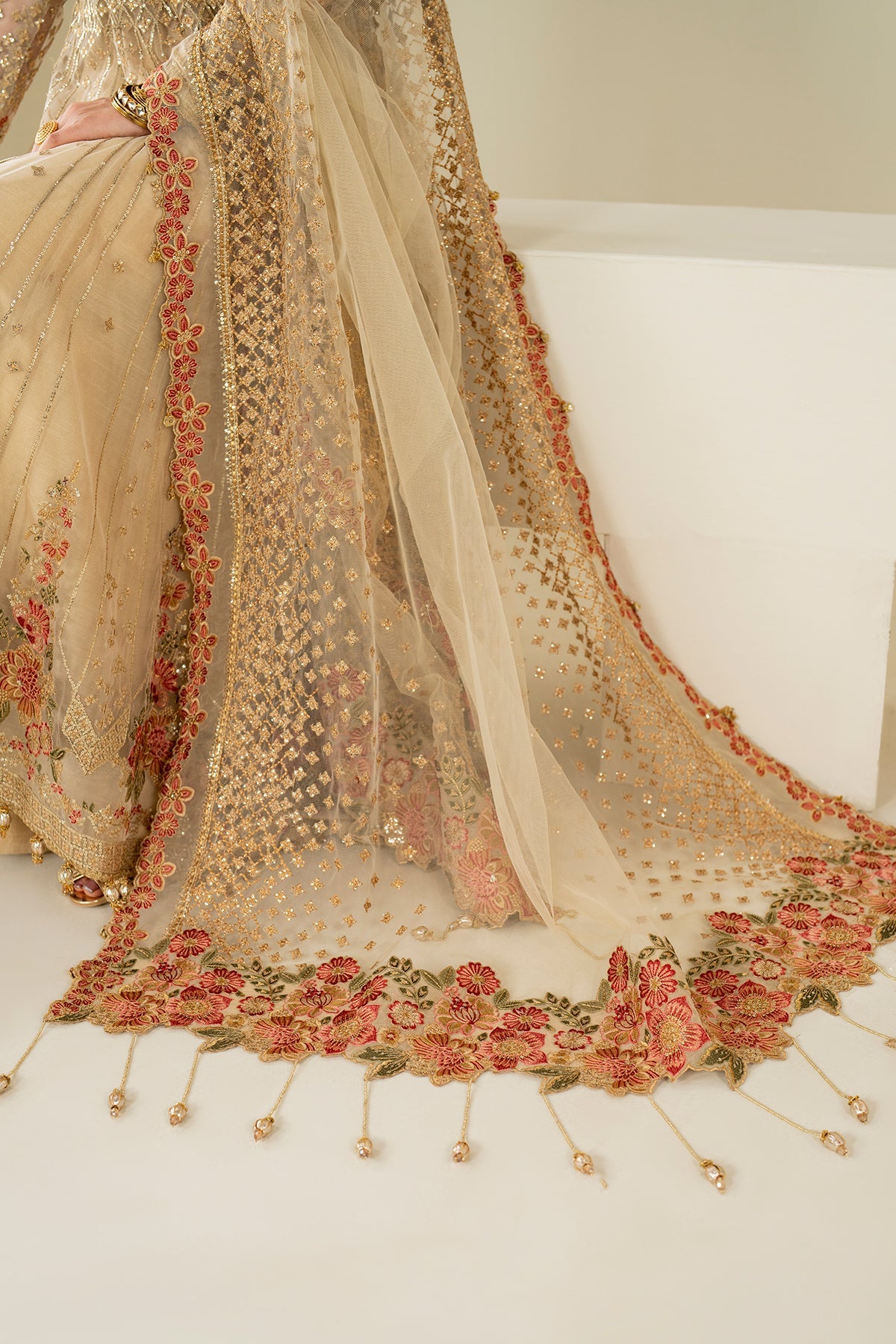 EMBROIDERED NET SF-4159