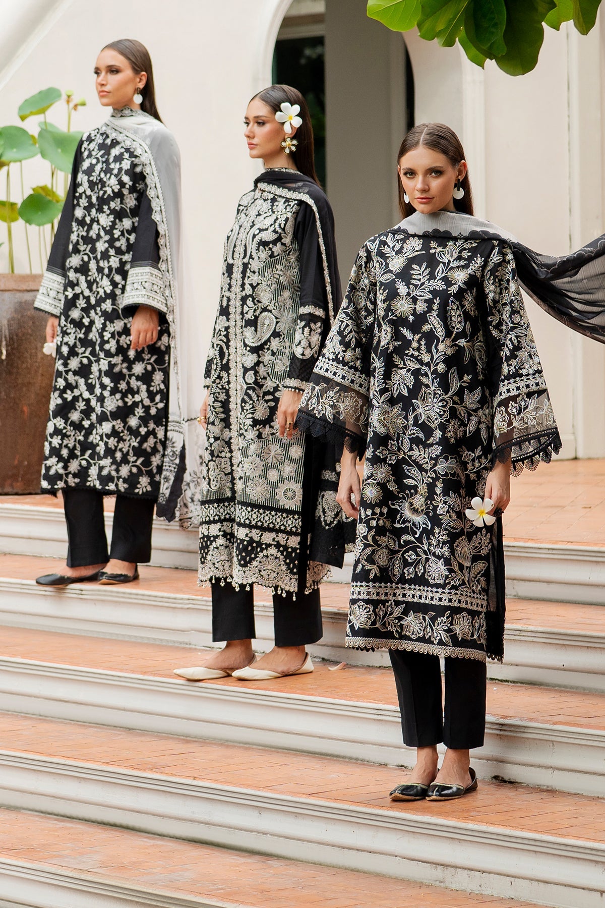EMBROIDERED LAWN UF-4197