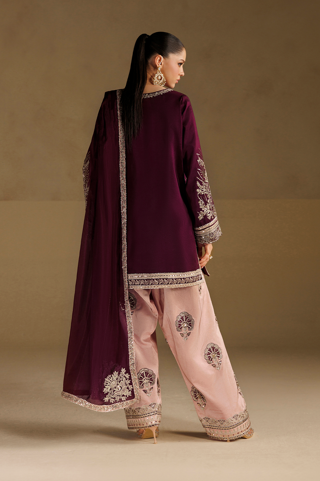 UE-733 Embroidered Ramen Silk