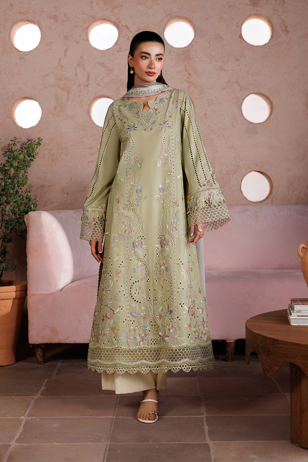 UE-698 Embroidered Lawn