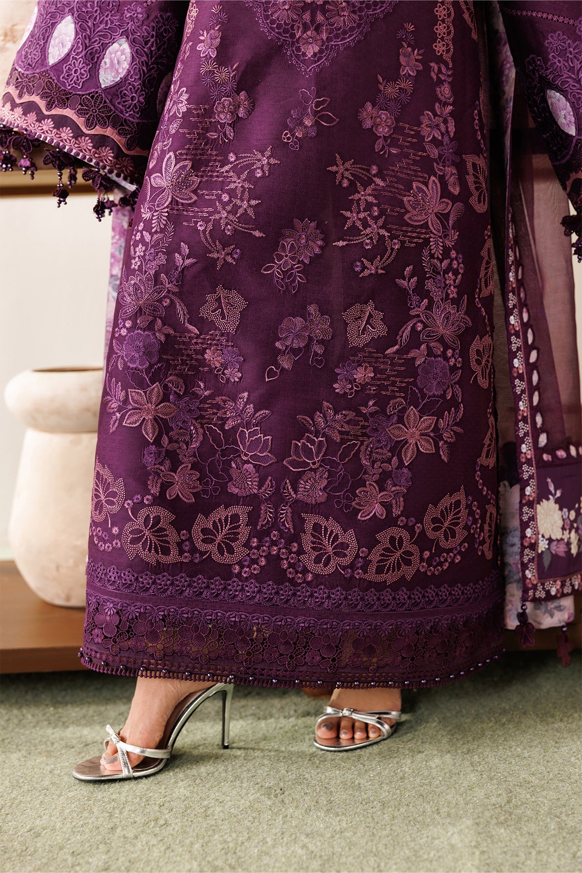 EMBROIDERED LAWN EL26-D02 UNSTITCHED
