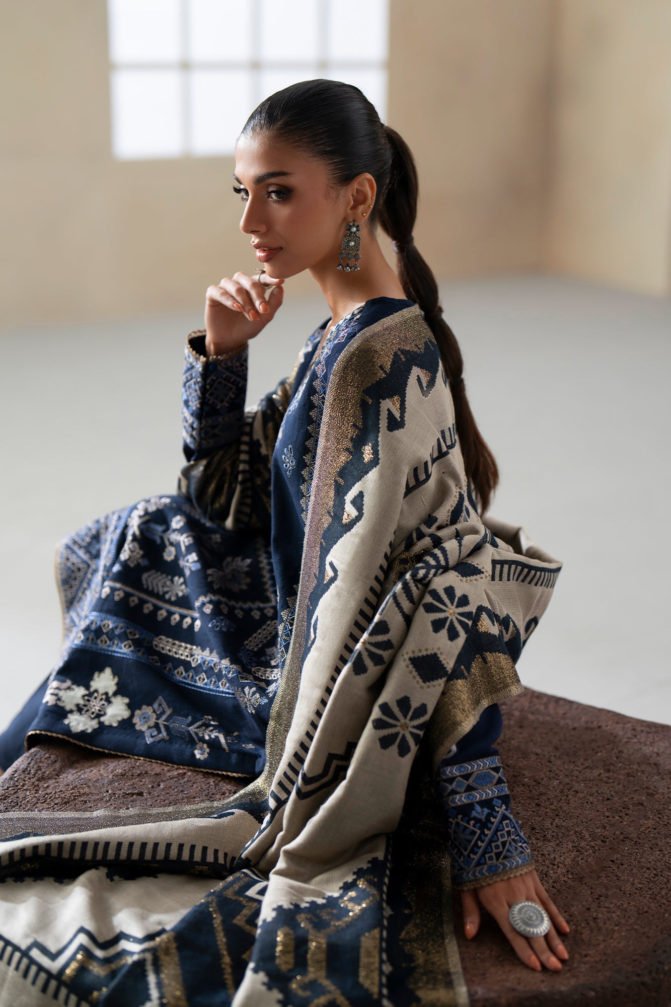 EMBROIDERED SUIT (E0802/203/619)