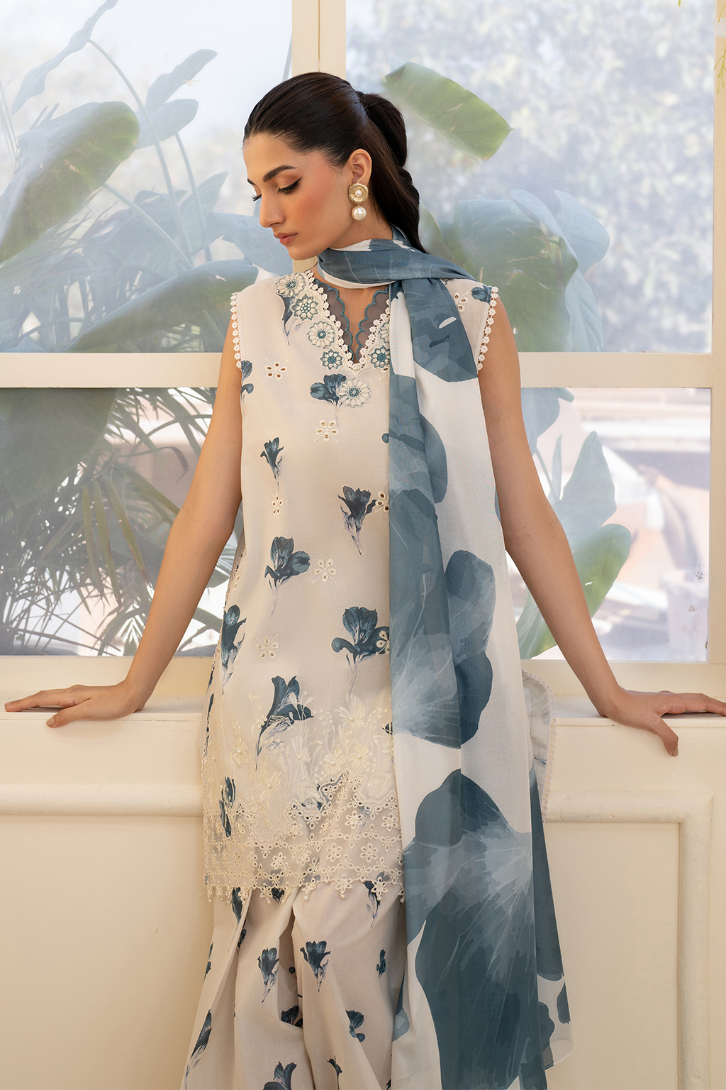 UE-442 Borer Embroidered Printed Lawn