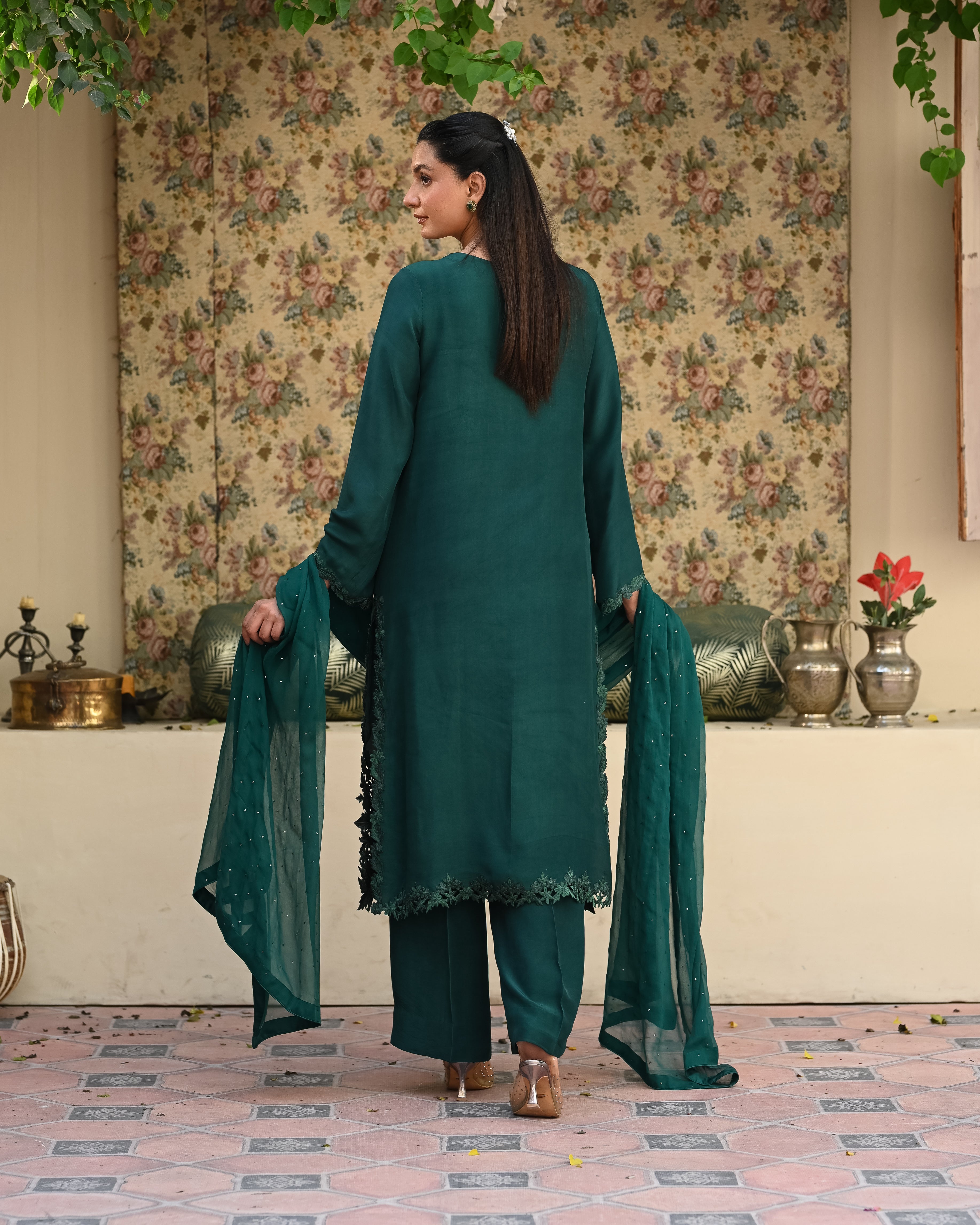 Outfit Name: Zamurd
Collection: Nazm
Code: CBR 104