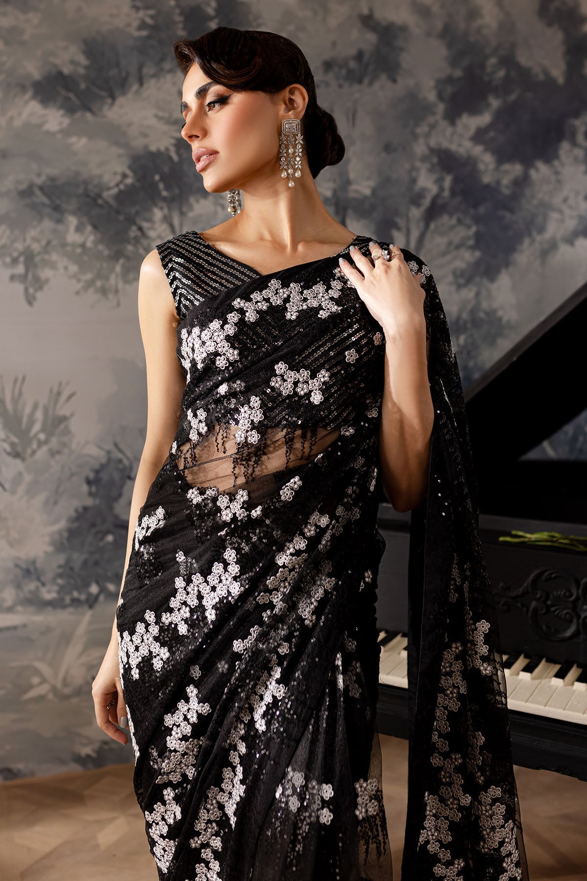 https://cdn.shopify.com/s/files/1/0551/9487/8152/files/5_11867f7e-f090-4dd4-b674-f77f02674583.jpg?v=1735821879