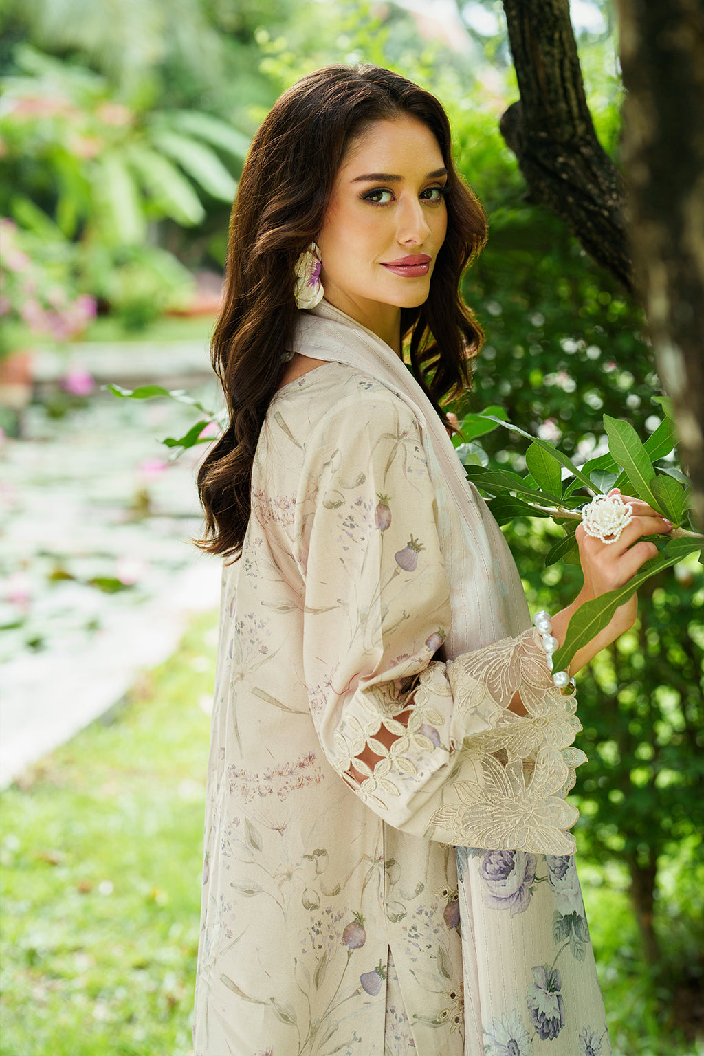 UE-507 Embroidered Lawn