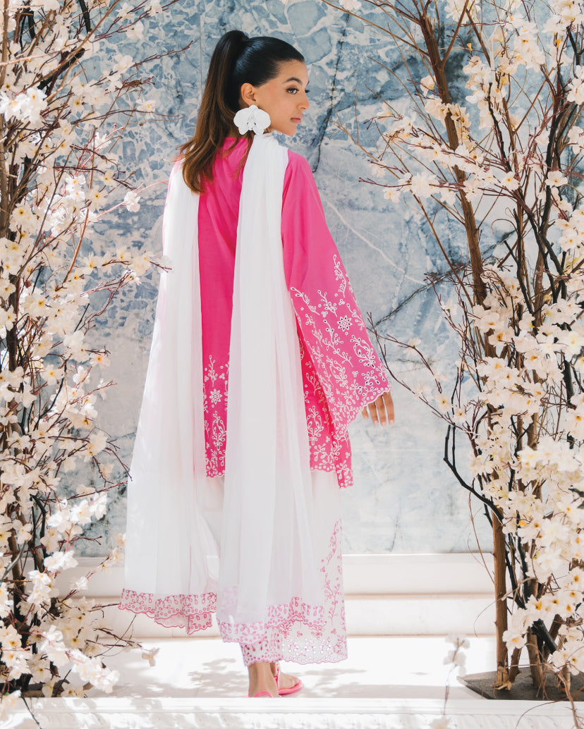 https://cdn.shopify.com/s/files/1/0643/9449/4197/files/5_b15f5d27-9252-41b4-826e-a48f6d36a706.jpg?v=1728992828