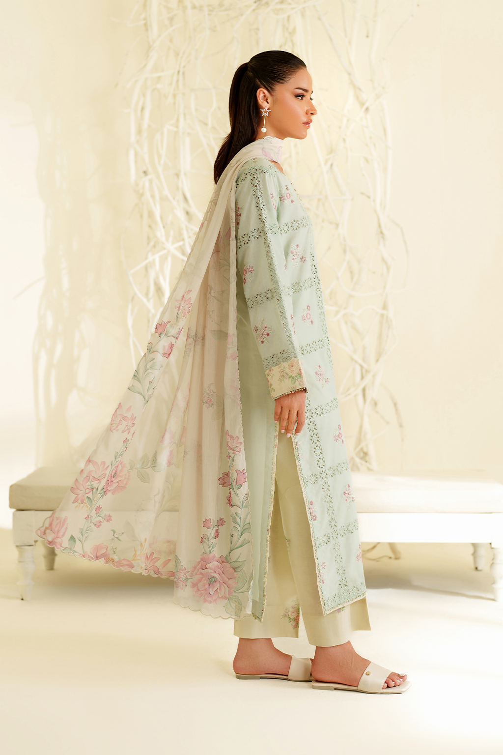 UE-531 Printed Lawn