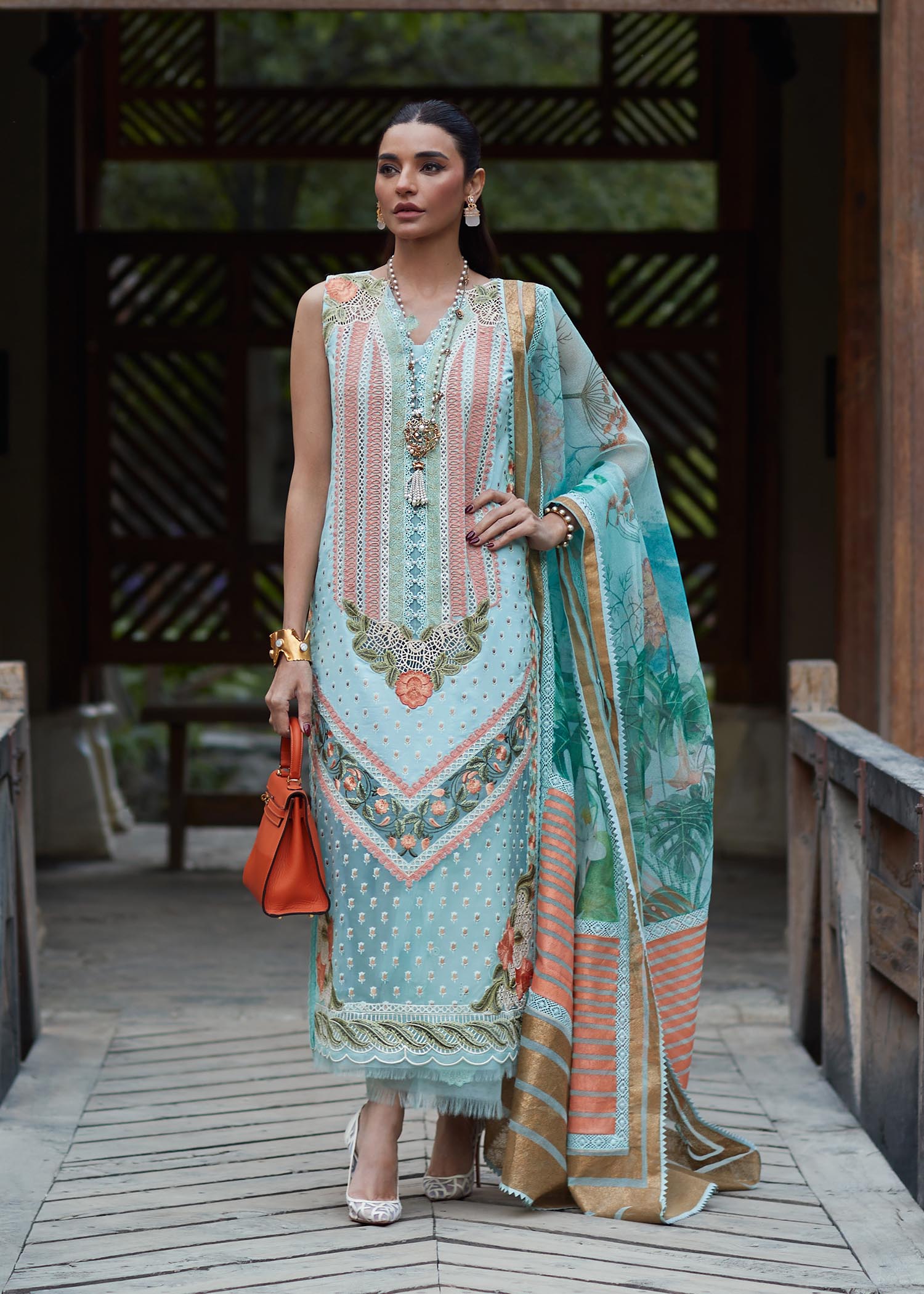 https://cdn.shopify.com/s/files/1/0634/9714/2487/products/5_d0772274-2312-4a48-a406-314f056d8c3f.jpg?v=1686997840